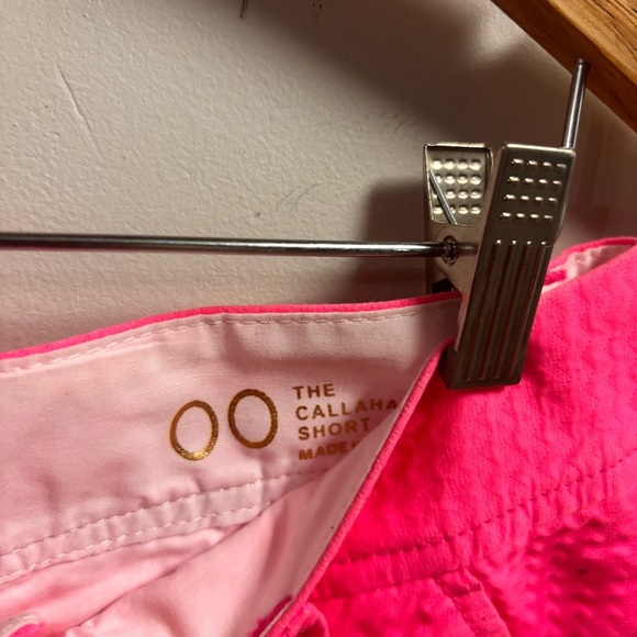 Lilly Pulitzer Callahan Short Neon Pink
Size 00 - Picture 5 of 6